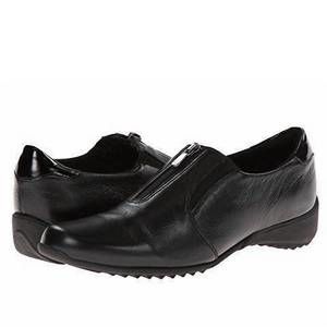 NEW MUNRO women's berkley leather slip on in black